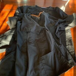 Scrubs tops bundle black bundle pockets long sleeved scrub snap jacket and tops